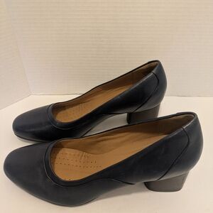 Clarks Un Cosmo Step Navy Comfort Pump Sz. 10 NWOB Navy